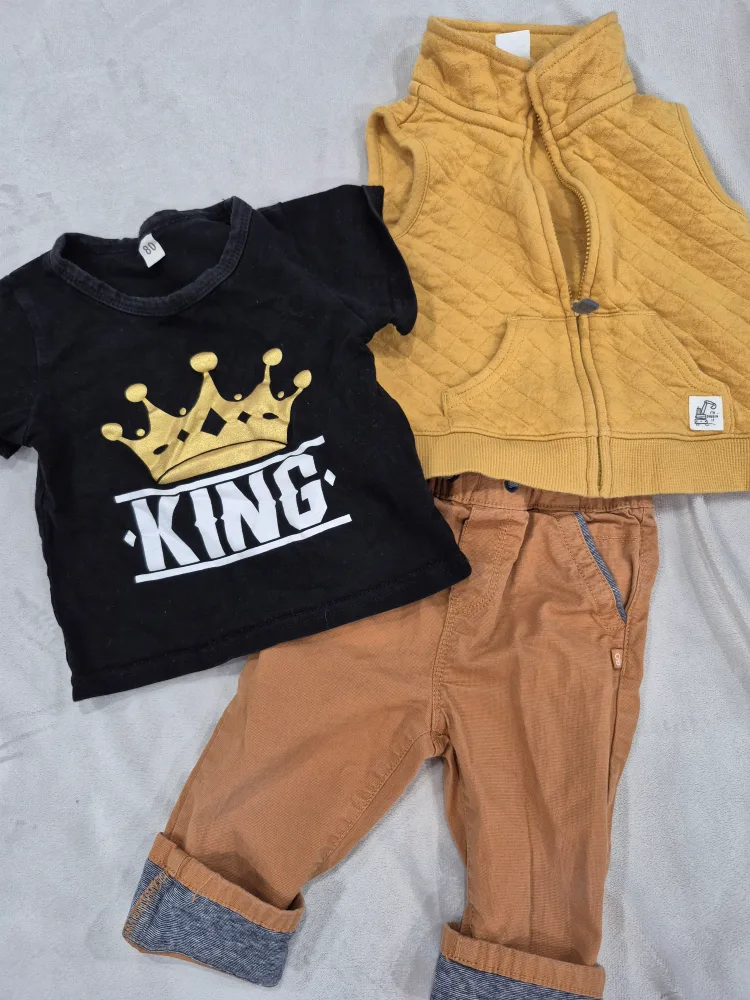 Baby Outfit Set - Size 12M thumbnail