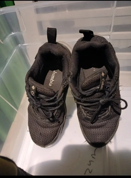 Columbia Kids' Black Waterproof Sneakers size 1 thumbnail