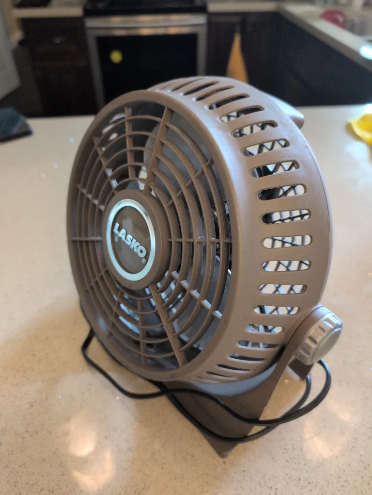 Lasko Tabletop Fan - Brown image indicator(2)