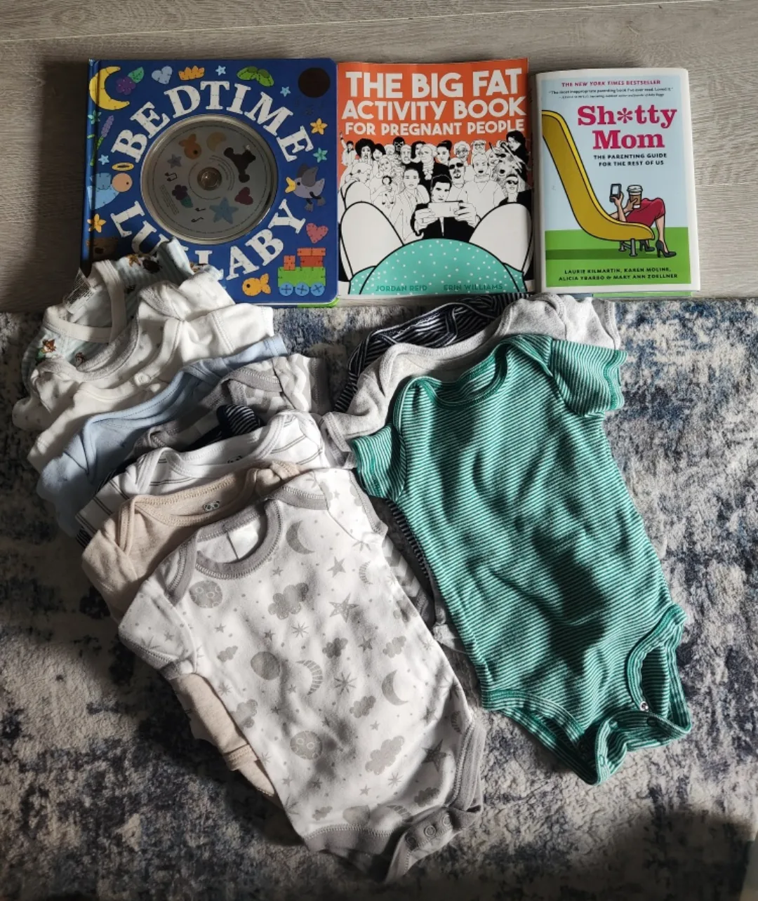 Mom Books & Baby Items 🧡 thumbnail