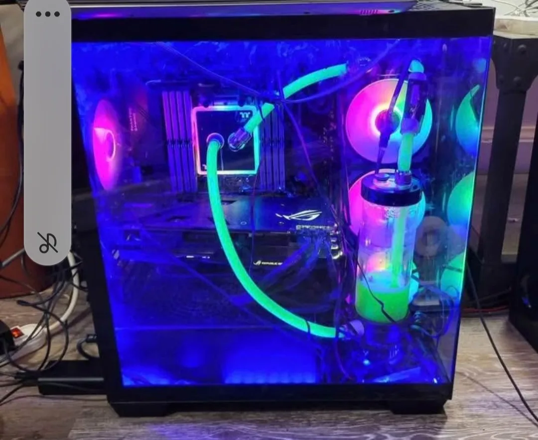 Custom Gaming PC, USB Drives, Intel i9 CPU thumbnail