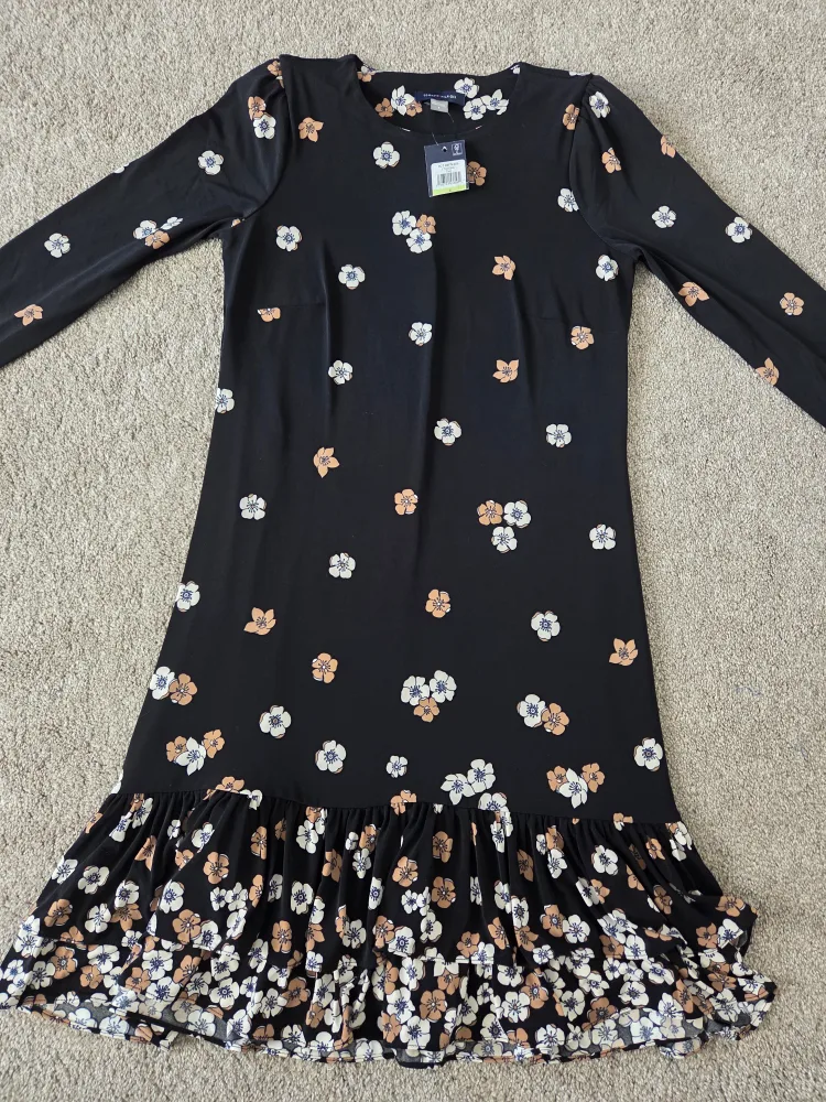 Brand New Tommy Hilfiger Floral Ruffle Hem Dress - Size 4 image indicator(4)