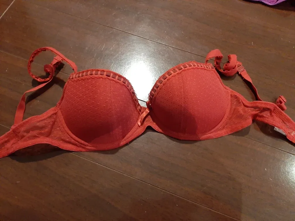Like New Red Bra thumbnail