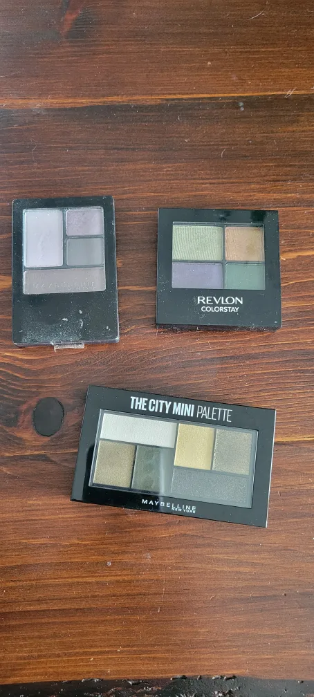 Slightly used Maybelline & Revlon Eyeshadow Palettes thumbnail