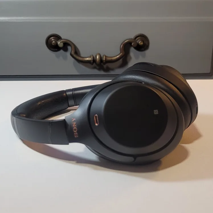 Sony WH-1000XM3 Wireless Headphones - Black image indicator(3)