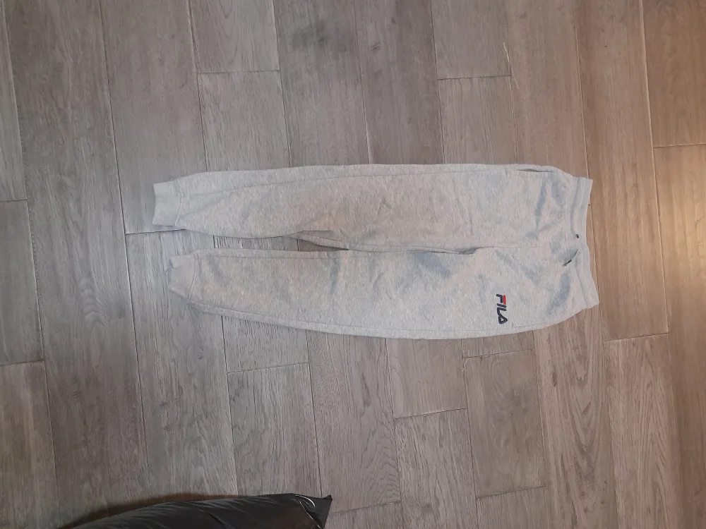Fila Grey Sweatpants Size L (10/12) thumbnail