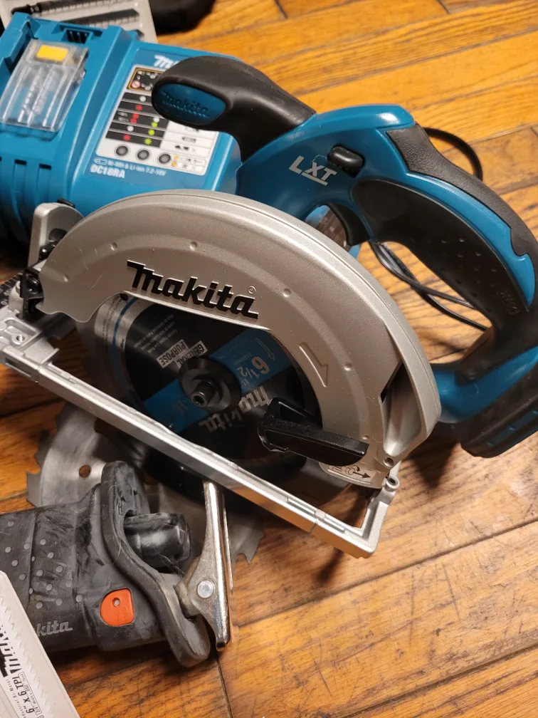 Makita Cordless Power Tool Set image indicator(4)