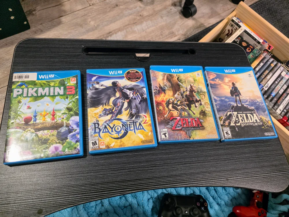 Nintendo Wii U Zelda Edition with Games image indicator(5)