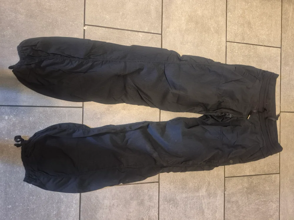 Lululemon Black Jogger Pants thumbnail