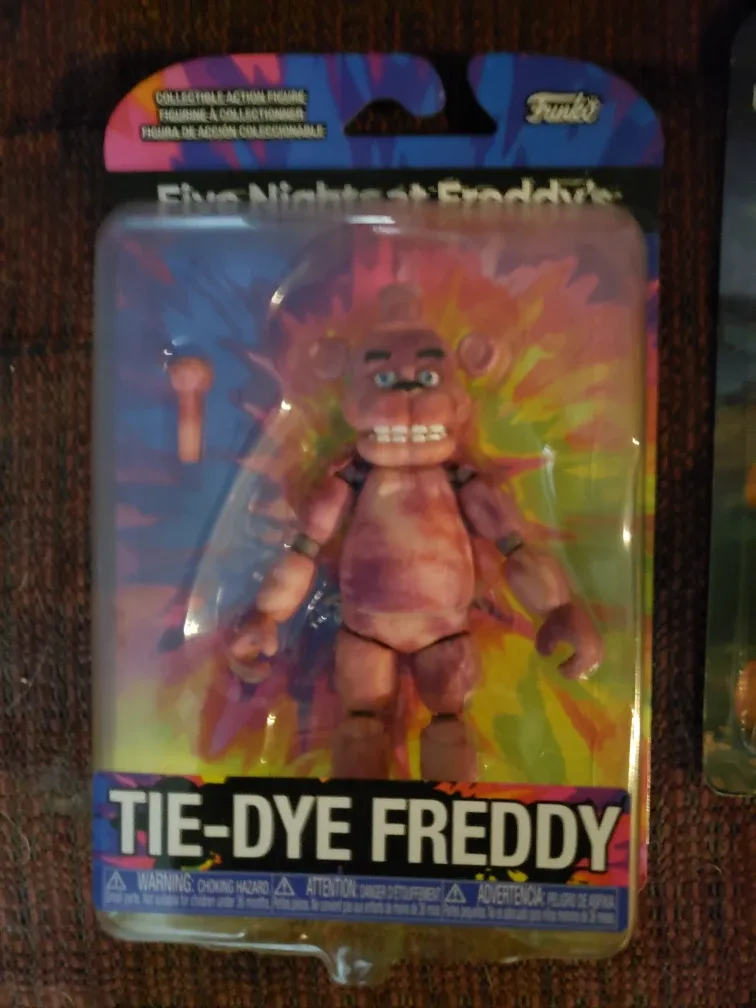 Five Nights at Freddy's Funko Figures & Tie-Dye Shirt image indicator(5)