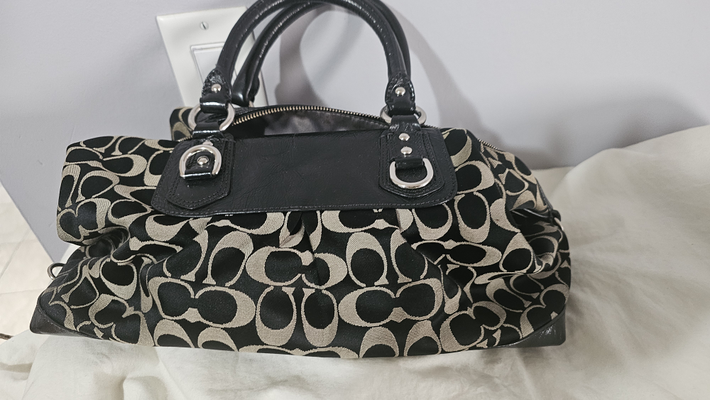 Coach Black/Beige Signature Satchel - photo 2