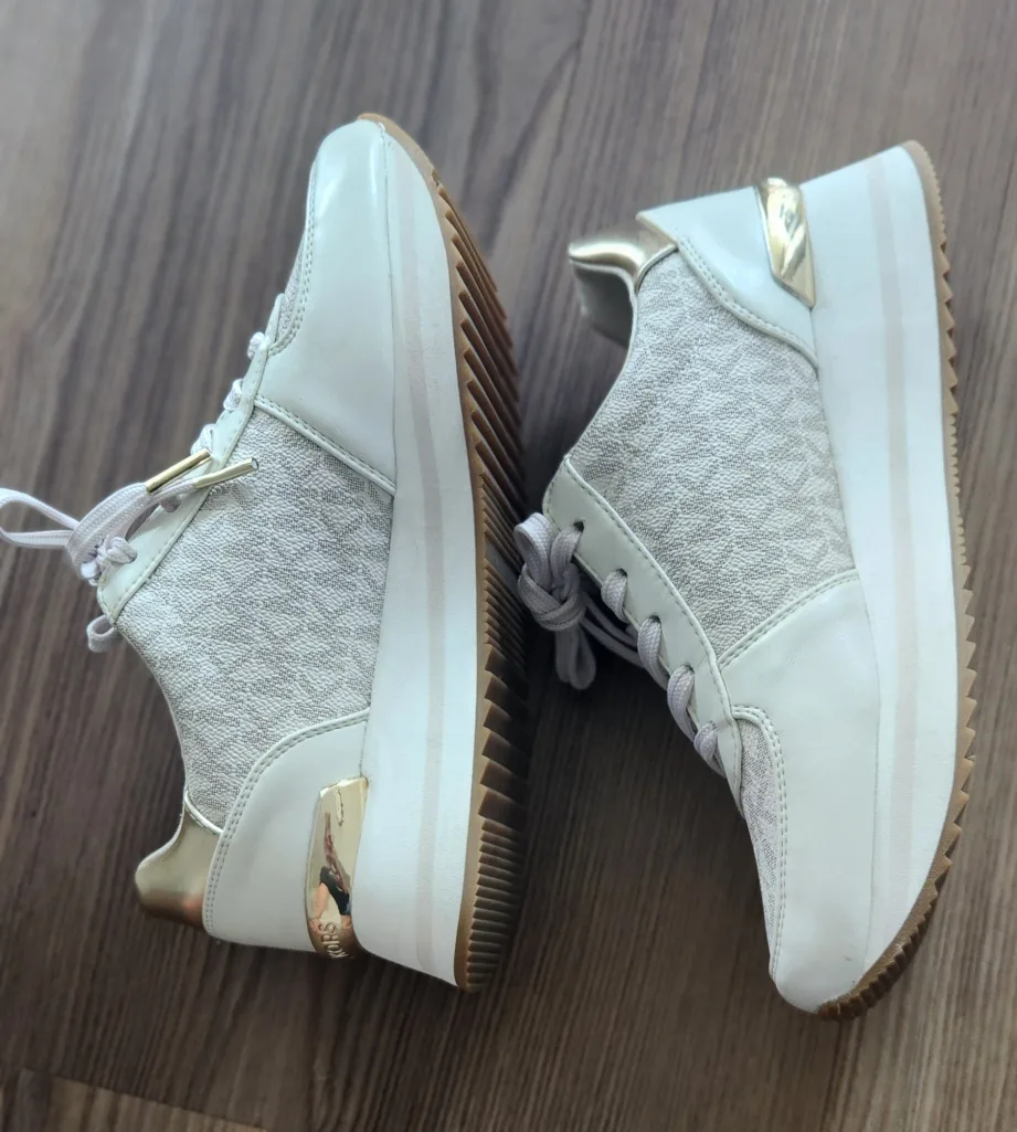 Michael Kors White/Gold Sneakers sz 6.5M image indicator(3)