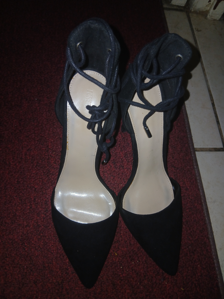 Forever 21 Black Lace Up Heels Size 7.5 - photo 5