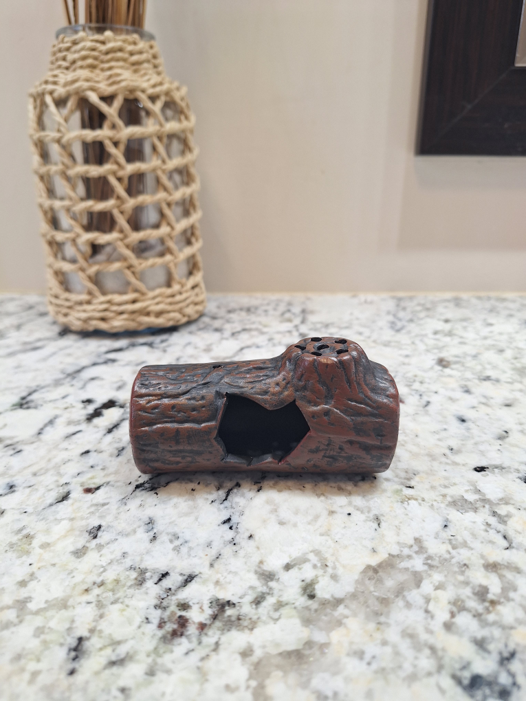 Fish tank faux log