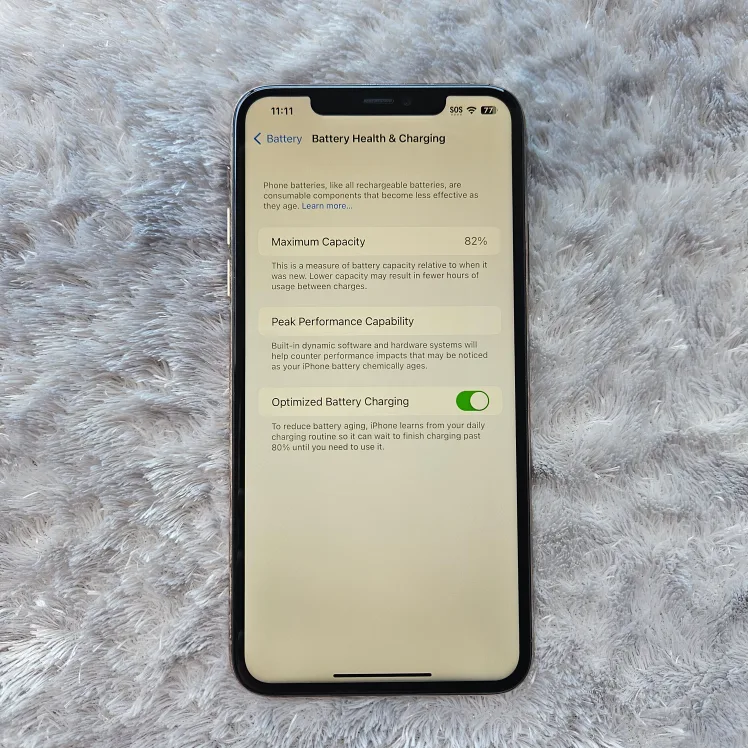 iPhone 11 Pro Max - 64GB Gold image indicator(3)