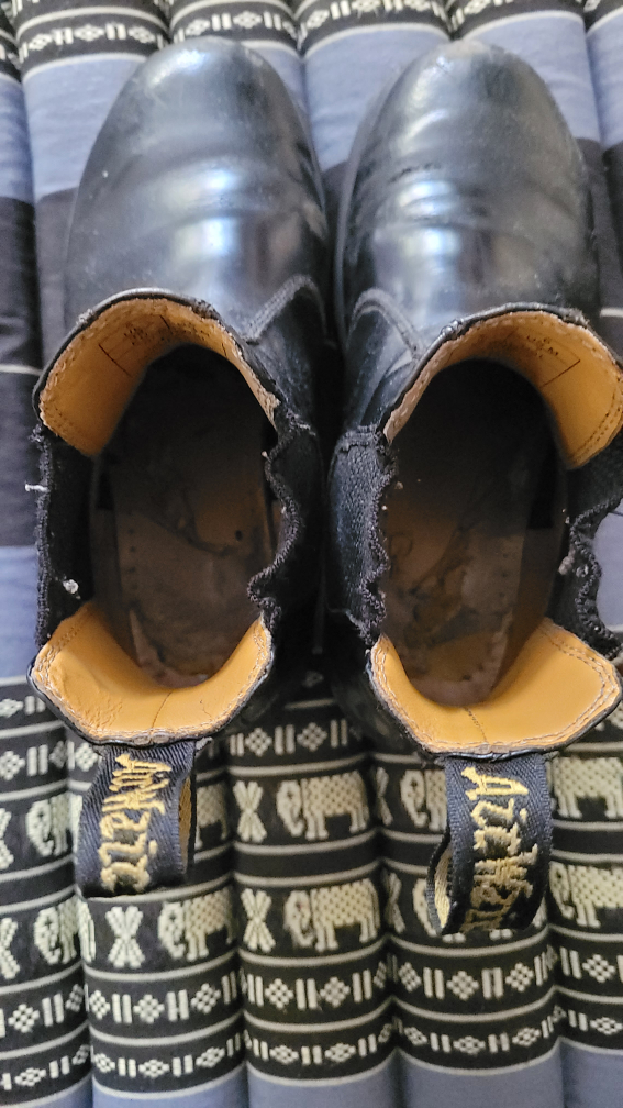 Dr. Martens Black Leather Chelsea Boots US 6 - photo 4
