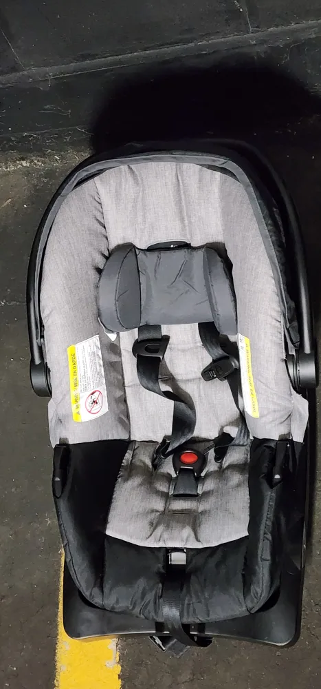 Evenflo LiteMax Sport Infant Car Seat thumbnail
