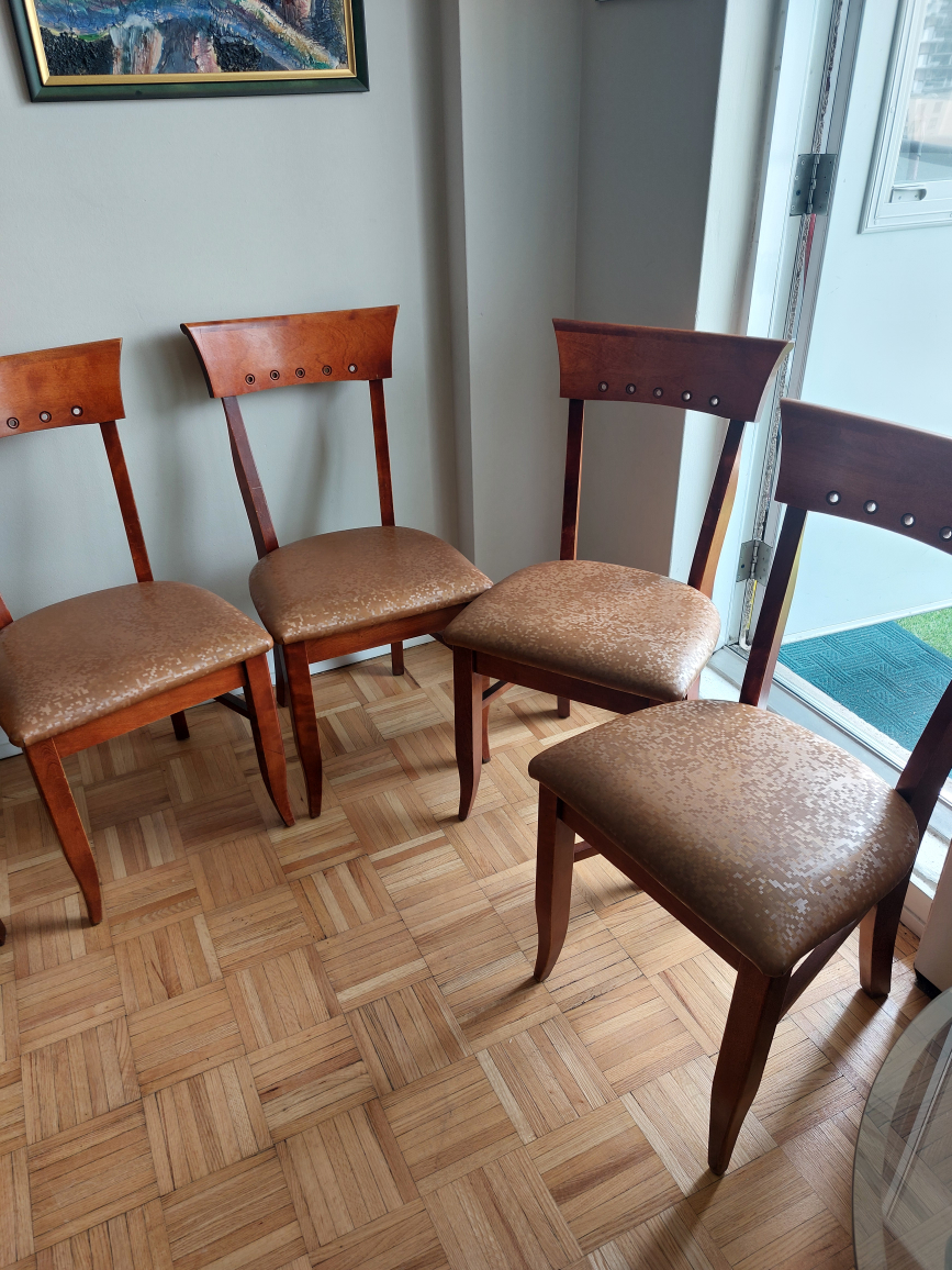 4 sturdy wooden dining chairs - photo 2