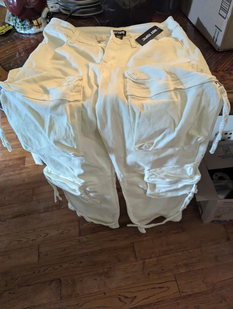 Hot Topic Cream Cargo Pants thumbnail