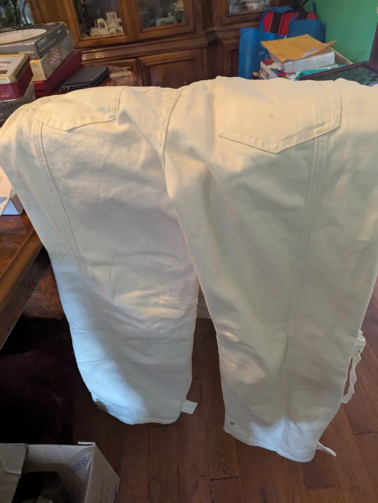 Hot Topic Cream Cargo Pants image indicator(4)