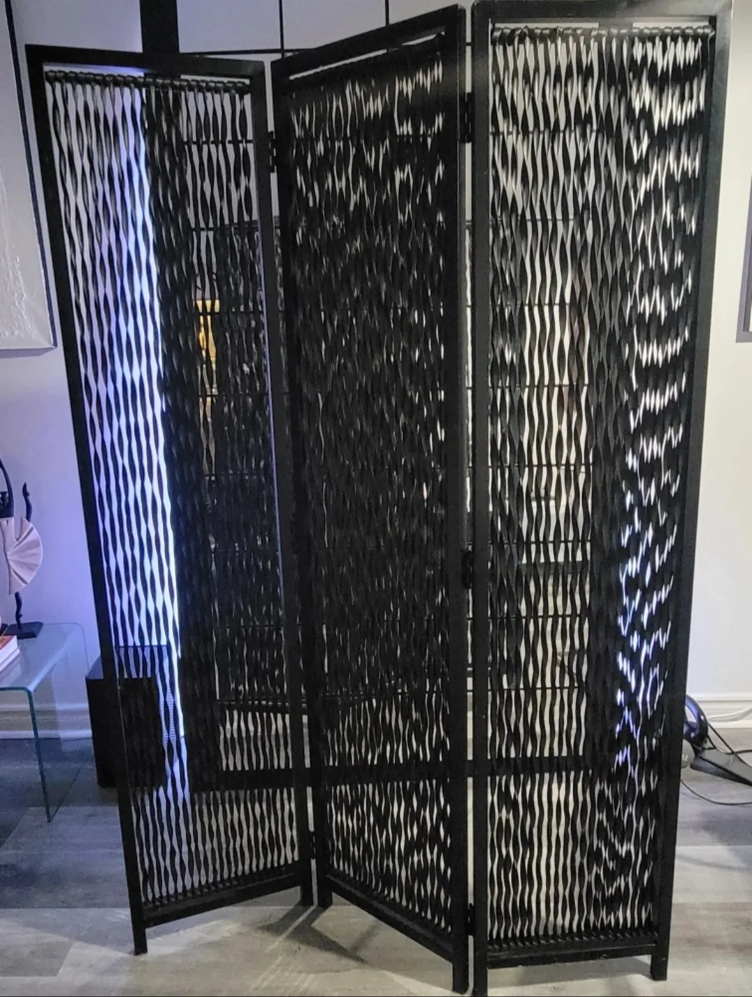 Black Metal Decorative Room Divider image indicator(2)