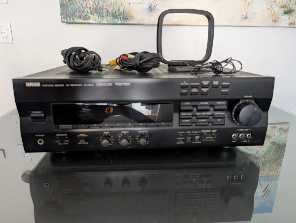 Yamaha Natural Sound AV Receiver R-V902 thumbnail