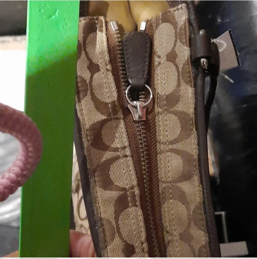 Coach Signature Brown XL Tote Bag image indicator(6)