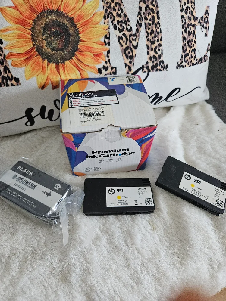 HP 950XL Black & 951 Yellow Ink Cartridges thumbnail