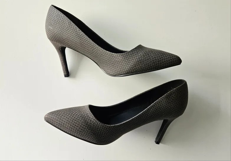 Pointed Toe Heels thumbnail