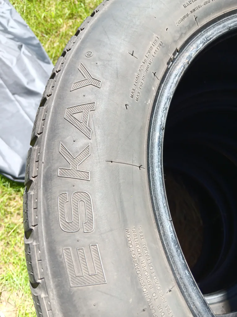 Eskay Winter Tires 245/60R18 & 225/60R17 image indicator(3)