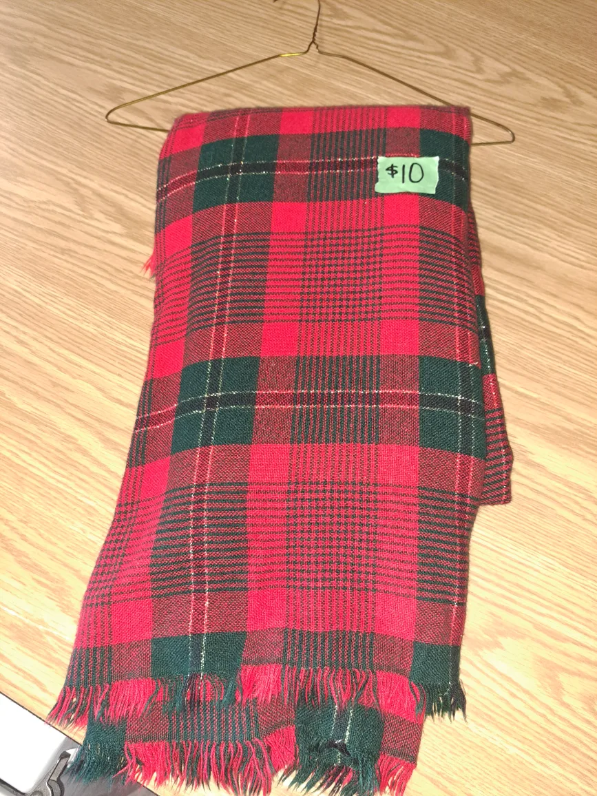 Red & Green Plaid tablecloth thumbnail