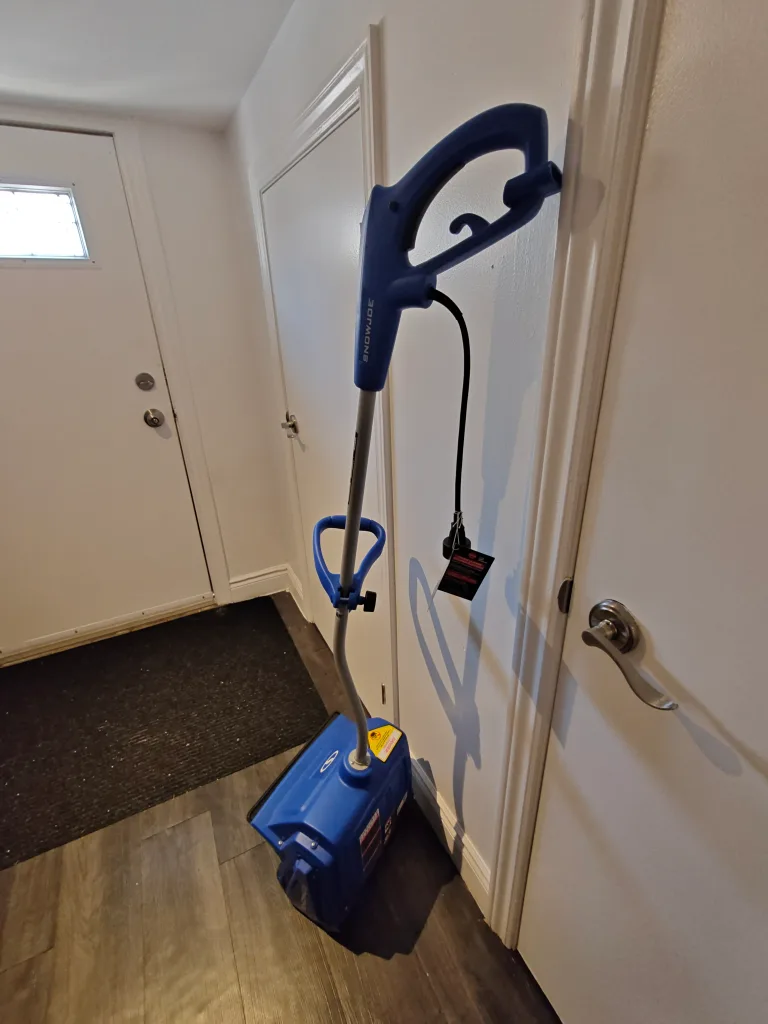 Snow Joe Corded Electric Snow Shovel image indicator(2)