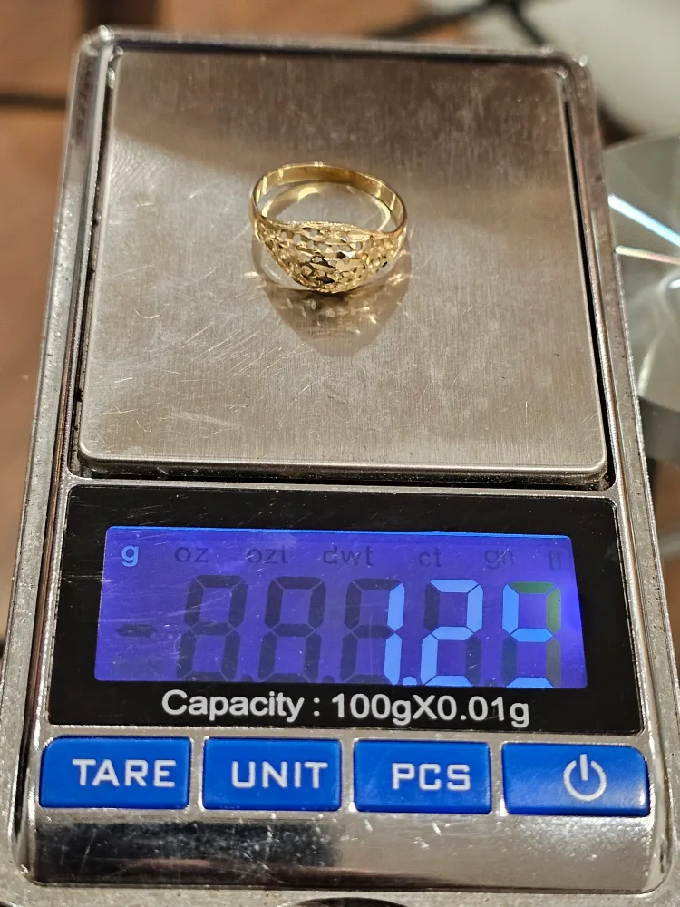 10k solid Gold Ring - 1.2g thumbnail