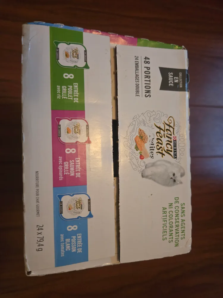 Wet Cat Food Bundle w/BNIB Fancy Feast Petites Variety Pack image indicator(5)