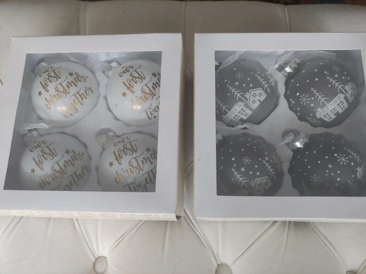 Ridgefield Home 2 Sets of 4 Ornaments thumbnail