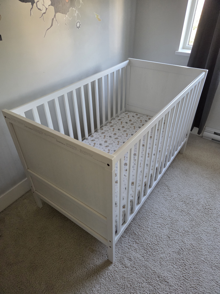 White Baby Crib with mattres ( can be sold separately)