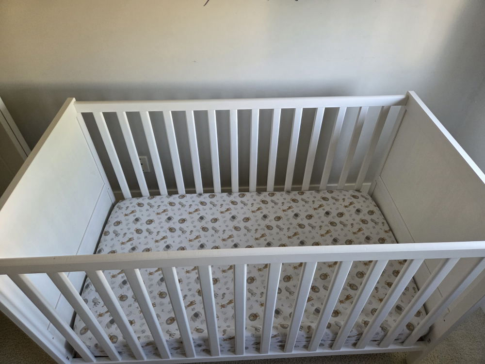 White Baby Crib with mattres ( can be sold separately) - photo 3
