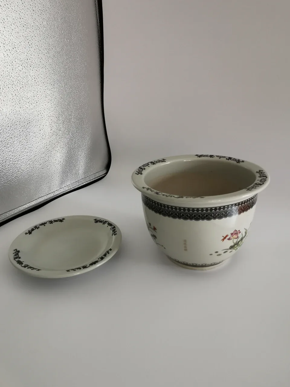 Decorative Ceramic Plant Pot with Saucer thumbnail