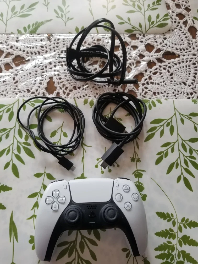 PS5 Slim Disc Spiderman 2 Edition Console Bundle image indicator(8)