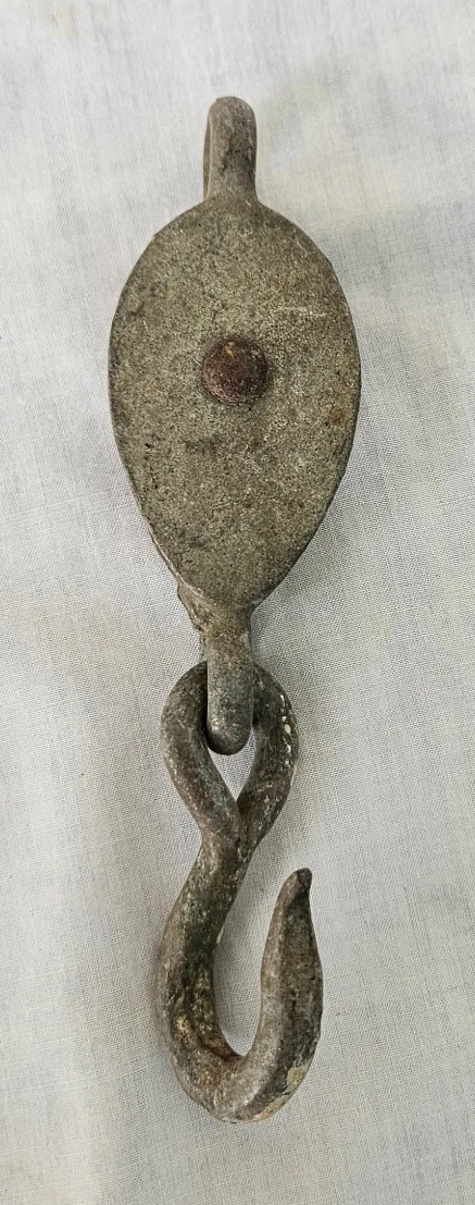 Antique Cast Iron Metal Pulley Wheel & Hook thumbnail