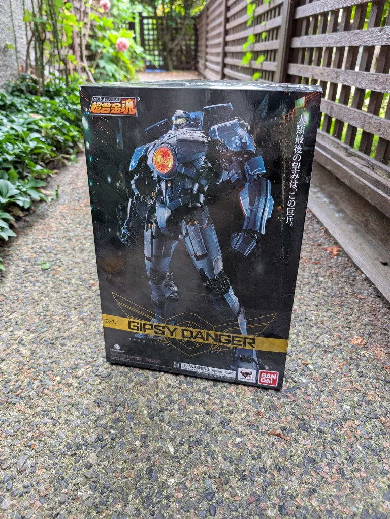 Amazing condition Pacific Rim figurine with stand thumbnail