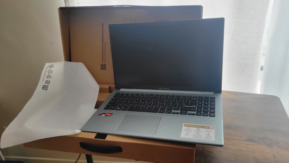 ASUS Vivobook 15.6" AMD Ryzen 5 - New in Box - photo 2