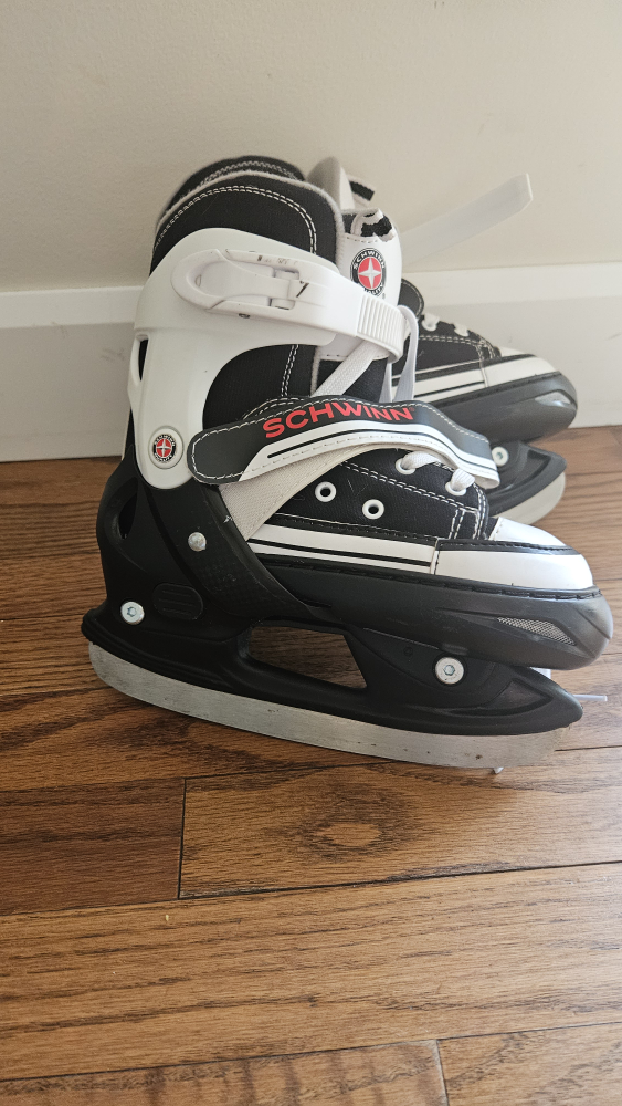 Schwinn Youth Ice Skates - Size Y12