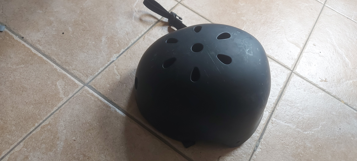 Mad Gear Skateboard & Helmet (Cash only) - photo 4
