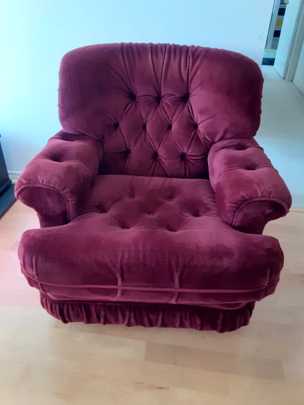 Burgundy Tufted Armchair thumbnail