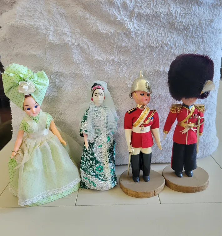 Vintage International Costume Dolls image indicator(7)