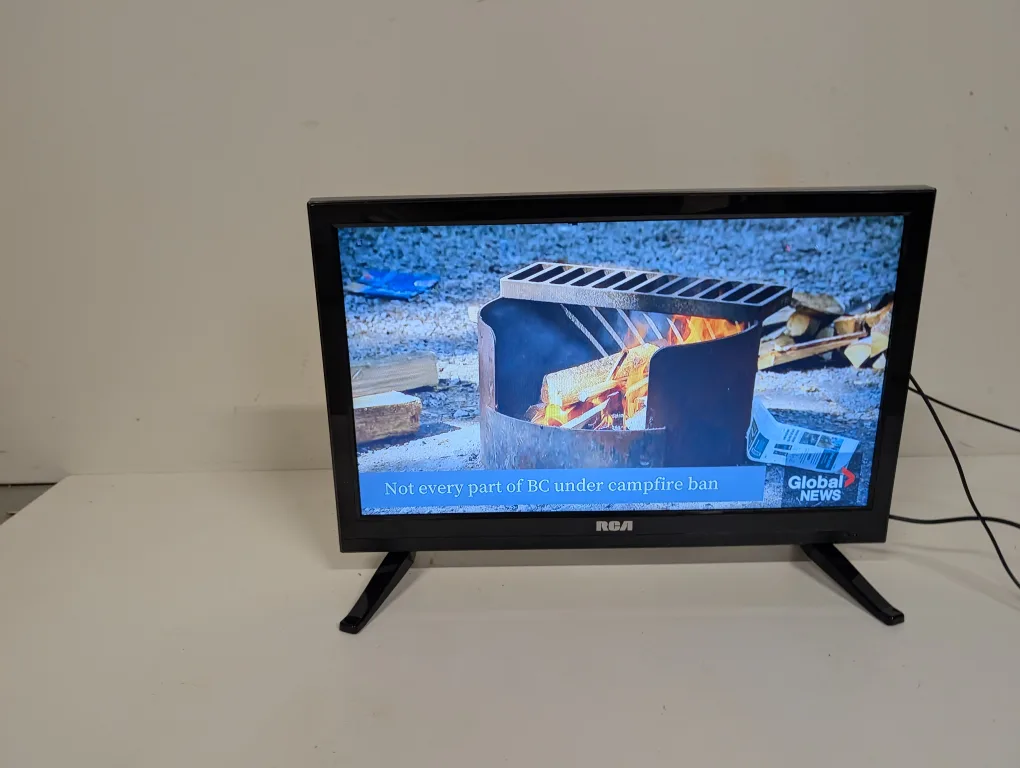 RCA 19" LED HD TV - RLED1945A-D with Remote thumbnail