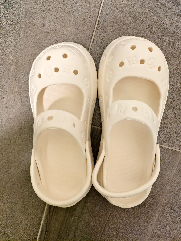 White Clogs Size 9 - photo 2