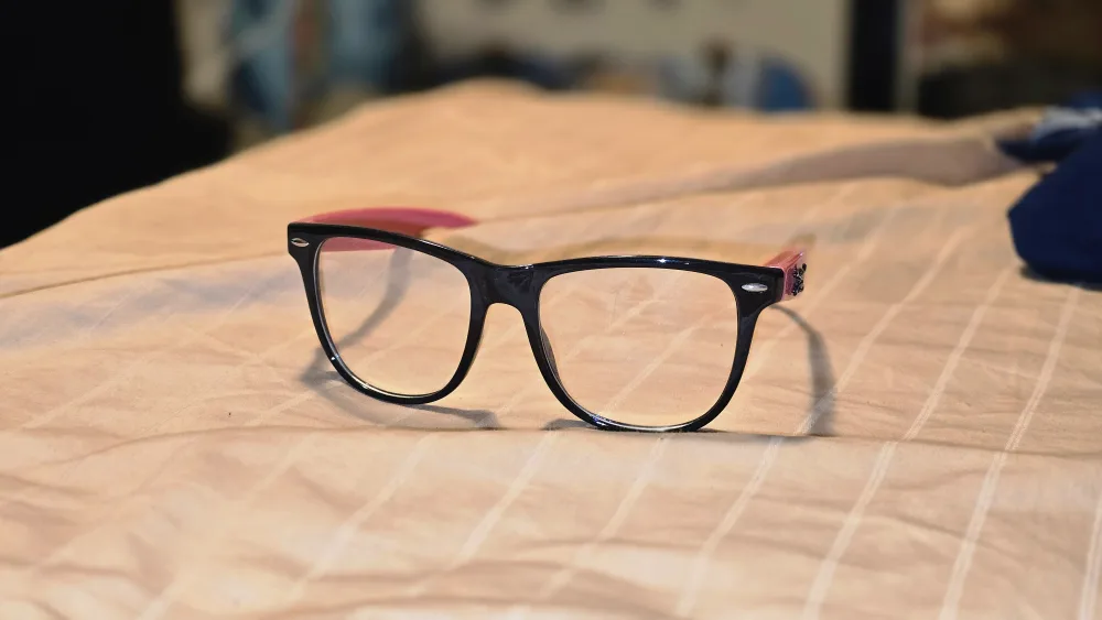 Sunglasses - Black & Pink thumbnail
