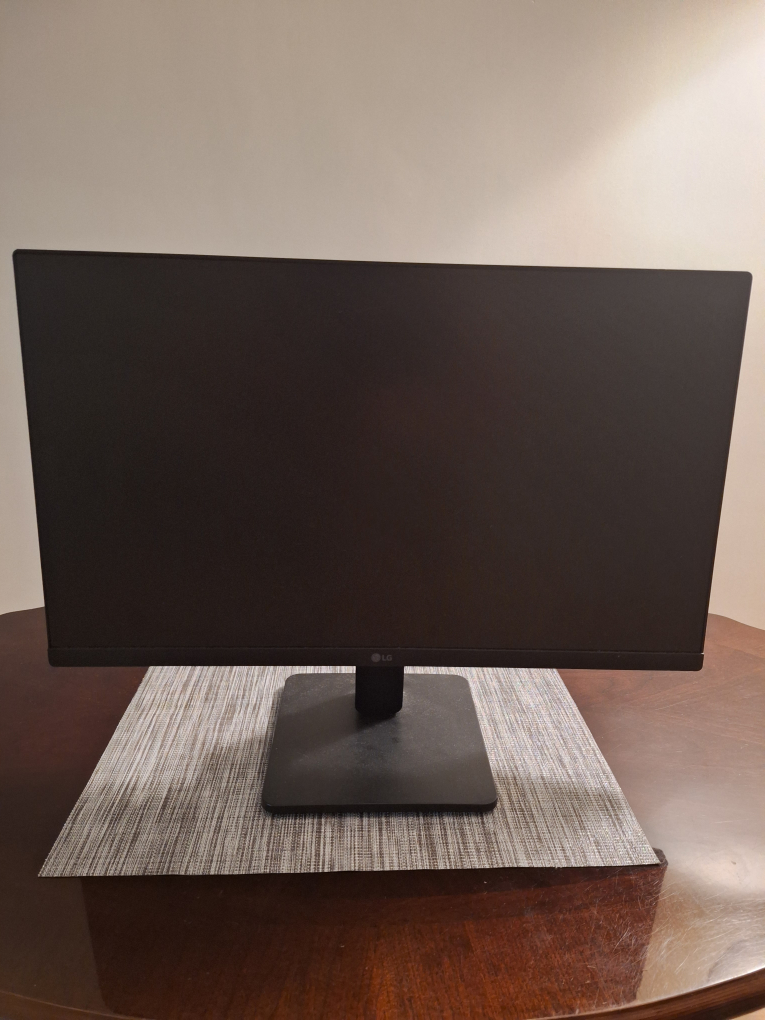 LG Monitor - Excellent Condition